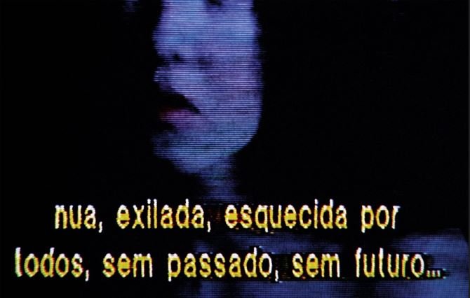 nua, exilada, esquecida, 2001